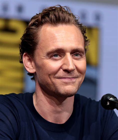 Tom Hiddleston .